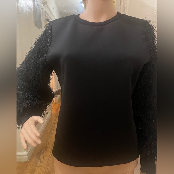 Gracia Black Feather Sleeve Sweatshirt - Picture 10 of 13